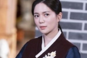 ‘황후의 품격’ 이엘리야, 황실로 돌아온 모습 포착 ‘궁인 복장’