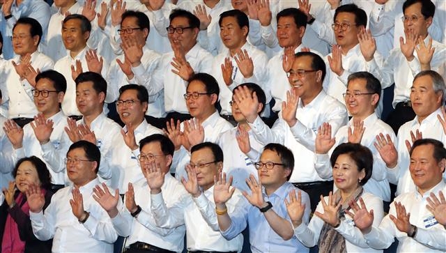 한자리 모인 민주당 지역위원장들