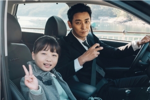 ‘아이템’ 주지훈X진세연X김강우X김유리, 비하인드컷 최초 공개 “따뜻 VS 진지”