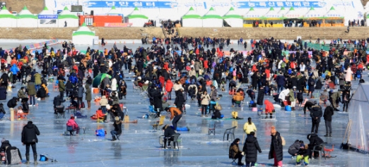 [포토] 인산인해 이룬 ‘인제빙어축제’