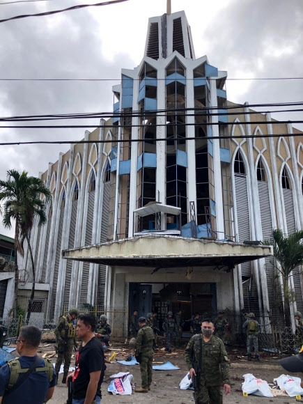 필리핀 성당 폭탄 테러 현장