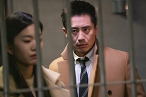 ‘나쁜형사’ 신하균-이설, 유치장 앞 만남 포착 “의심 VS 눈물” 결말은?