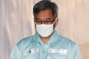 [포토] 고개 숙인채 선고 공판 출석하는 ‘드루킹’