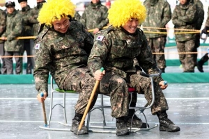 빙어축제장의 국군장병