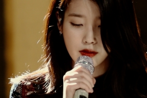 ‘너의 노래는’ 아이유 “정재일 초대에 힐 신고 달려왔다”