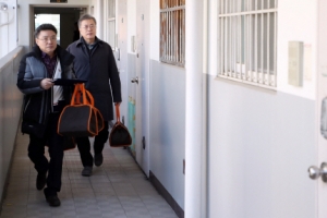 [서울 포토] 문 대통령 설 맞이 행복도시락 배달