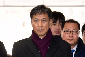 안희정 항소심서 징역 3년 6개월 법정구속… “위력으로 성적 자기결정권 침해”