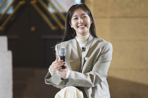 ‘너의 노래는’ 김고은, TV 최초로 노래 실력 공개(feat. 정재일)