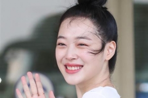 [포토] 설리, 남심 폭격하는 ‘봄꽃 미소’