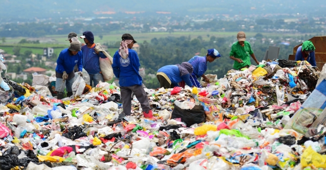 사진은 지난 2012년 필리핀 마닐라 퀘존 지구 파야타스에 있는, 일명 ‘쓰레기 산’으로 불리는 폐기물 처리 시설의 모습. 기아대책 홍보위원 심재영 작가 제공. 연합뉴스 자료사진