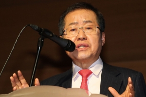 ‘박근혜 석방’ 외치던 홍준표 “탄핵 뒤치다꺼리 정당에 미래 없다”