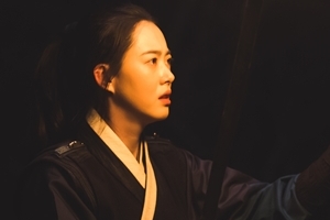 ‘해치’ 정일우-고아라-권율, ‘야산 횃불 회동’ 포착 “숨멎 긴장감”