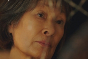 ‘눈이 부시게’ 한지민 사라지고 70대 김혜자 남았다 “2회 만에 입증한 감성 포텐”