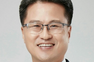 ‘영화관 성추행 피소’ 김정우 의원 “1247회 협박 당해”