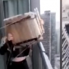 45층에서 의자 2개 던진 캐나다인...화난 여론에 결국 자수
