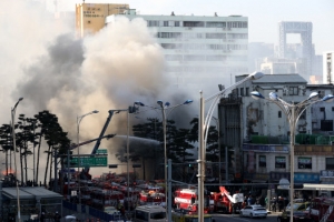 서울 을지로4가 철물점 화재…인명 피해는 없어