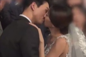 ‘연애의 맛’ 이필모♥서수연, 하객들 축하 속 로맨틱 키스