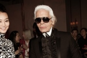 칼 라거펠트 별세, ‘패션밖에 몰랐던 별’ 수트 입기 위해 42kg 감량