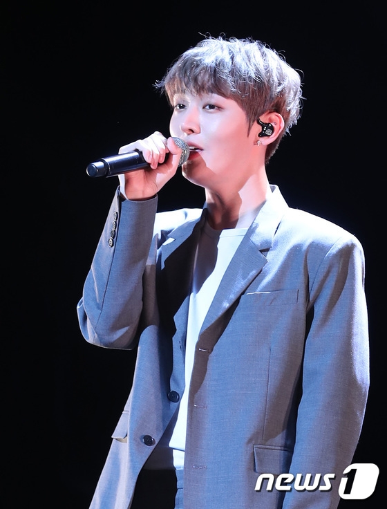 윤지성 첫 솔로 앨범 발매