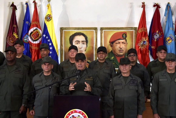 베네수엘라軍, 마두로 지지 선언