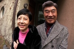 이덕화, ‘덕화티비’서 아내 김보옥과 일상 최초 공개 “예쁜이~”