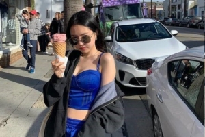 손나은, 10도 날씨에 브라톱 패션 ‘예쁨에도 노력이 필요해’