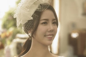 기상캐스터 박희원, 5살 연상 치과의사와 결혼 “눈부신 웨딩화보”