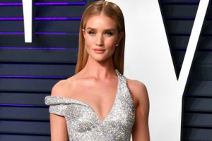 [포토] 로지 헌팅턴 휘틀리, 아름다운 어깨선 돋보인 드레스