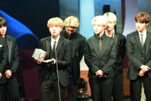 방탄소년단, 한국대중음악상 3관왕 “한국 대중음악 널리 알리겠다”