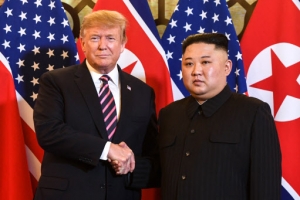 전 변호사 의회 출석에 심기불편…트럼프, 김정은과 만찬 취재 제한