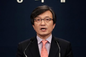 ‘고가 건물 매입 논란’ 김의겸 청와대 대변인 전격 사퇴(1보)