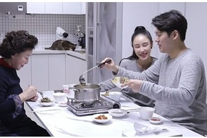 ‘모던 패밀리’ 이사강 엄마, “처음엔 론 반대했지만..”