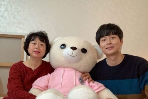 김충재, 어머니와 함께 찍은 사진 공개 “사랑하고 존경합니다”