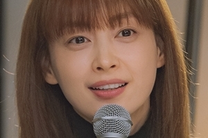 ‘로맨스는 별책부록’ 이나영♥이종석, 스킨십보다 설레는 눈맞춤 포착