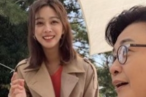 “골목식당 촬영 중”...조보아, 김성주와 훈훈 투샷