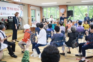 돌봄 서비스서 제외된 노인까지 살피는 강동