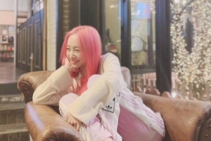 니콜, 카라 탈퇴 후 심경 변화 있나 ‘핑크색 헤어 깜짝’