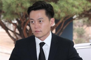[포토] 이서진, 故 박용곤 명예회장 빈소 조문