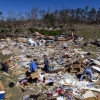 토네이도에 빼앗긴 터전… 美 앨라배마주 23명 사망·7명 실종