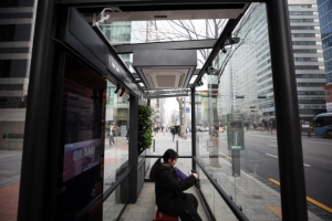 미세먼지 막아주는 버스정류장 ‘에코쉘터’