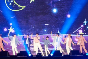 세븐틴, 3번째 팬미팅 ‘캐럿랜드’ 개최… 팬들과 만든 또 하나의 추억