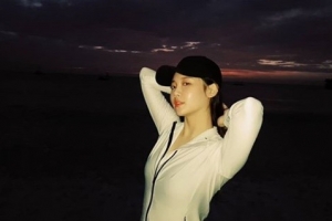 유라, 비키니 입은 듯 착시 ‘해변이라서 그런가’