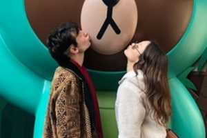 에즈라 밀러, 수현과 한국 데이트 ‘개인적으로도 방문’