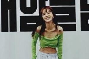 AOA 지민, 여전히 마른 모습 포착 ‘잘록한 허리’