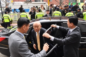 [서울포토] 철통 경계 속 광주지법 도착한 전두환