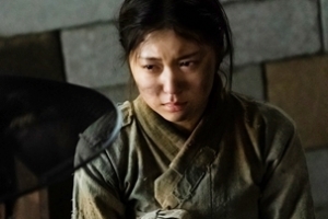 ‘해치’ 정일우, ‘재투성이 소녀’ 안서현과 한밤 중 궁궐 만남 포착