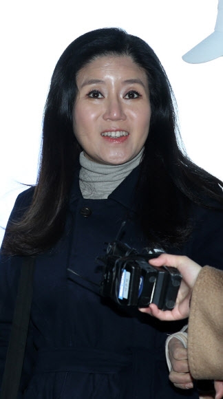 경찰 출석한 케어 박소연 대표