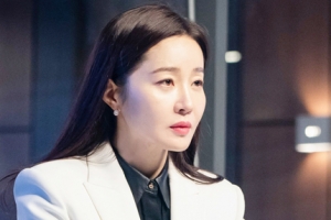 ‘봄이 오나 봄’ 이유리X엄지원, 생방송 중 몸 체인지? 기자회견 포착