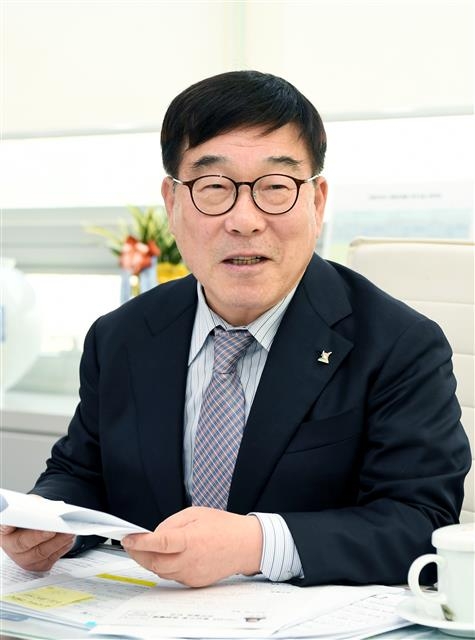 신동헌 경기 광주시장이 14일 서울신문과 인터뷰에서 ‘찾아가는 열린 시장실’에 대해 설명하고 있다. 광주시 제공