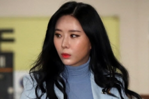 [포토] 배우 윤지오, ‘장자연 강제추행’ 재판 증인 출석